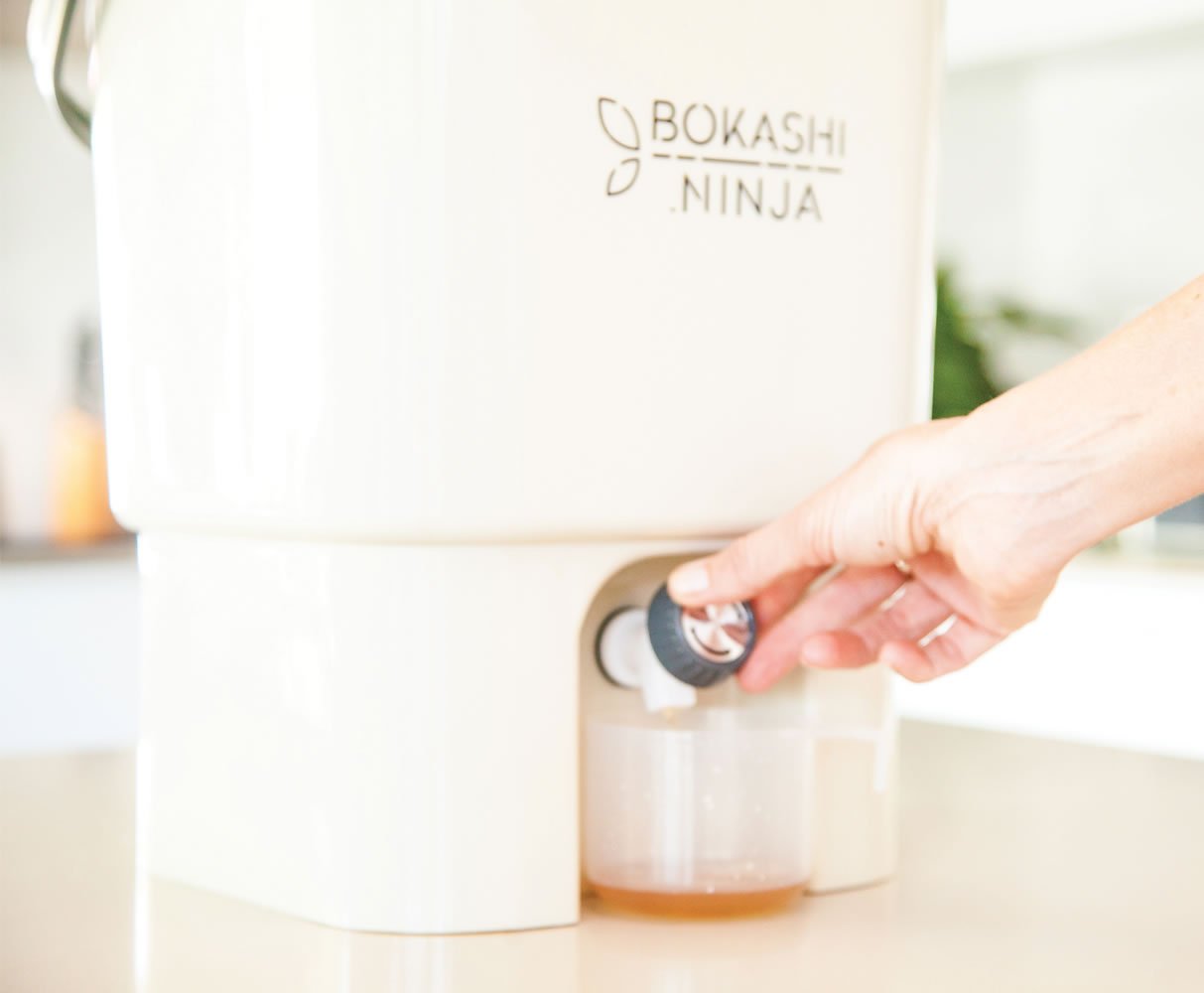 Bokashi Ninja - drain your bokashi juice